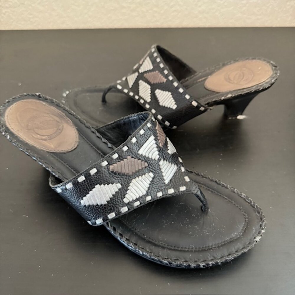 Y2K Leather Thong Sandals Women 6M Black Geometric Whipstitch Kitten Heel
